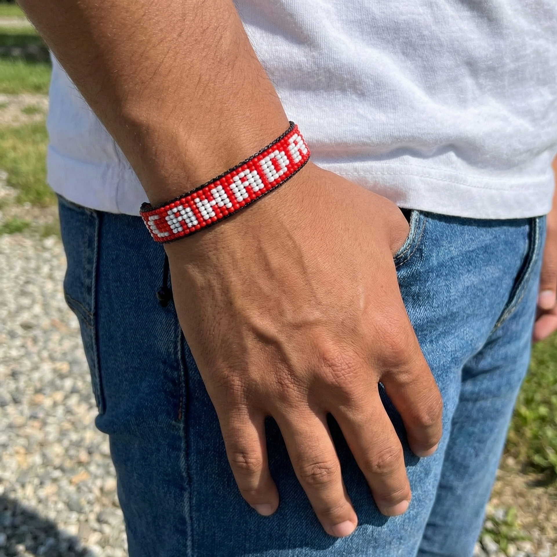 Bracelet drapeau perlé Canada Coupe du Monde 2026 – Fait main et ajustable