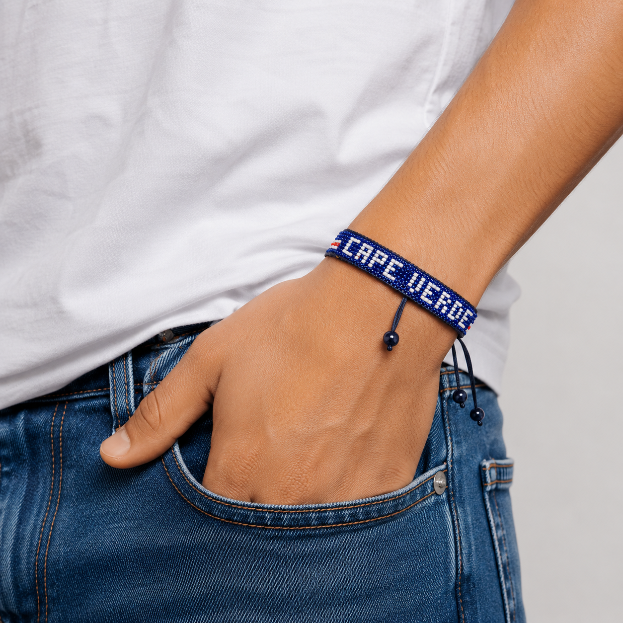 Coupe du Monde 2026 Cap Vert Bracelet Perlé Drapeau – Fait main & Ajustable