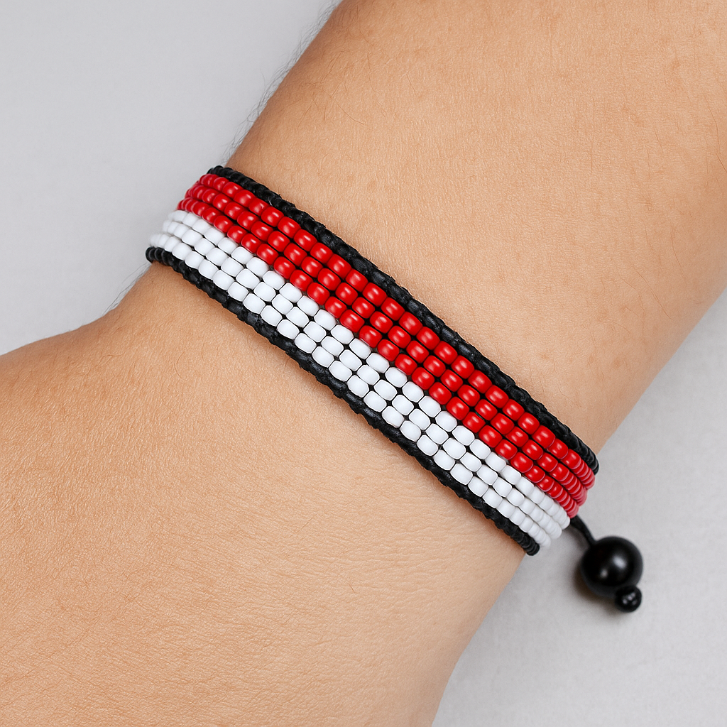 Indonesien Flaggenarmband: Handgemachtes, verstellbares Perlenarmband