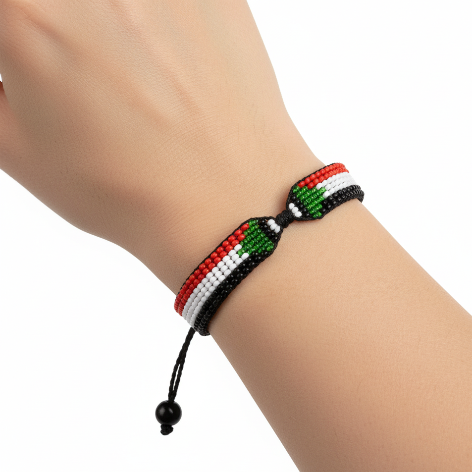 Sudan-Flaggen-Armband: Handgefertigtes, verstellbares Armband im Boho-Stil mit Perlen und patriotischem Design