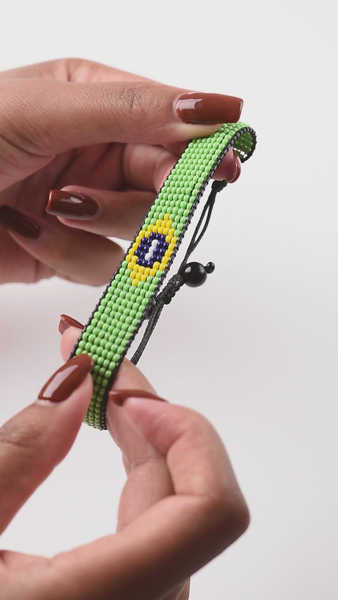 Brasilien-Flaggen-Armband: Handgefertigtes Armband, verstellbares Perlenarmband mit patriotischem Design